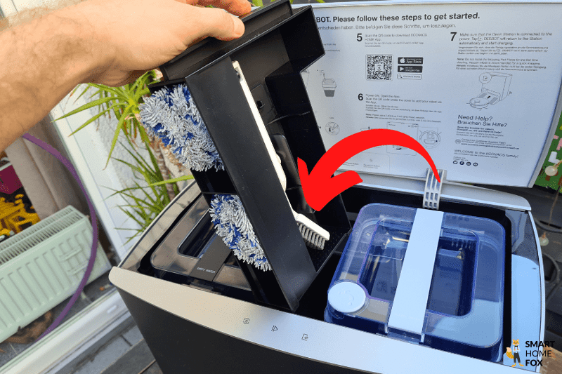 Die Reinigungsbürste des Ecovacs Deebot X1 Turbo ist in der Nahaufnahme zu sehen